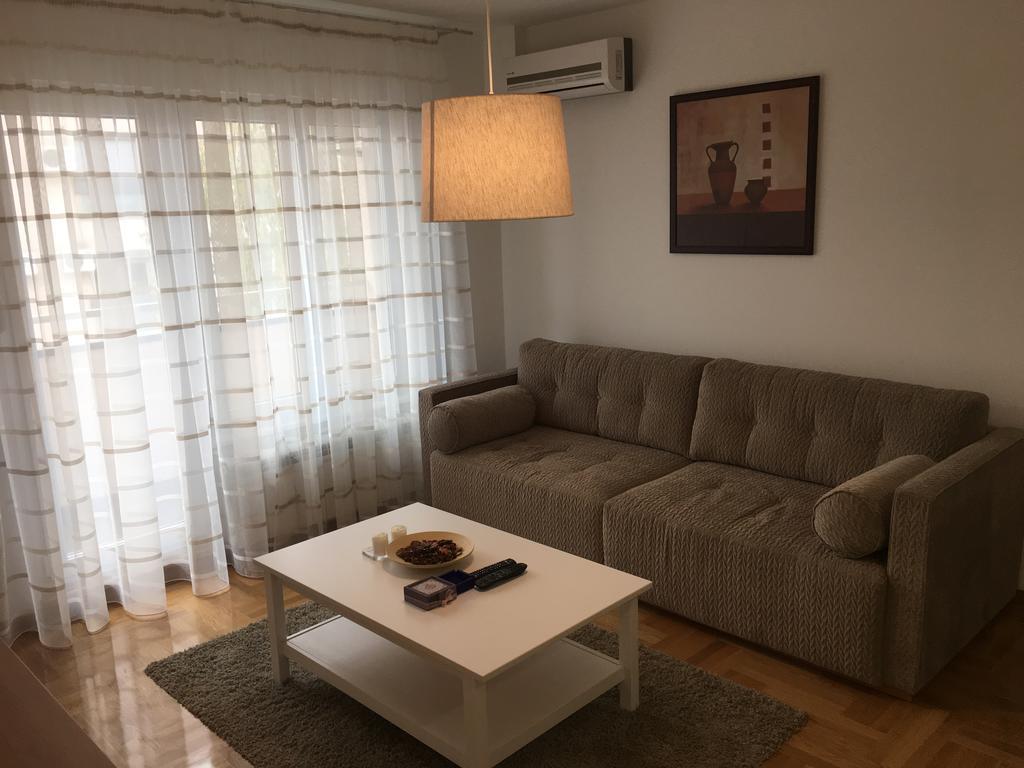 Apartment Triton Belgrado Exterior foto