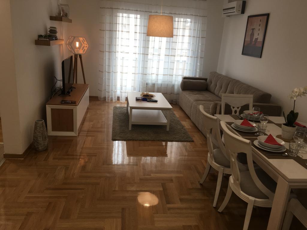 Apartment Triton Belgrado Exterior foto